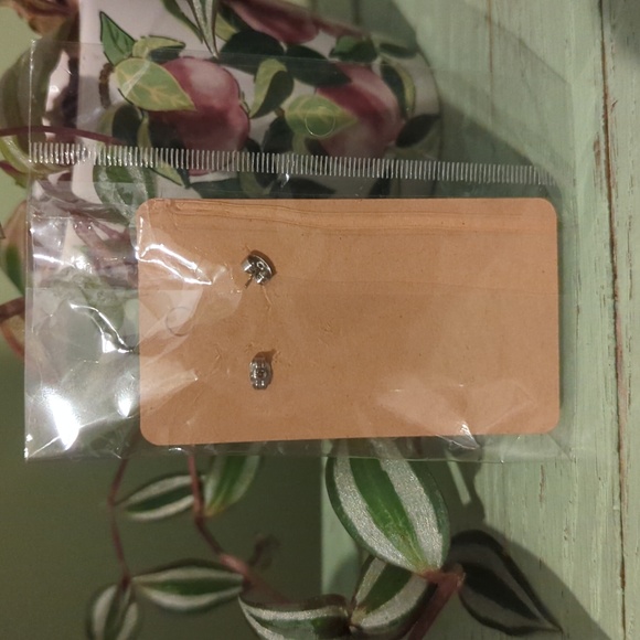 NEW Jewelry Bundle of WellDunn Gold Necklace and Silver Cork Earrings - Picture 5 of 6